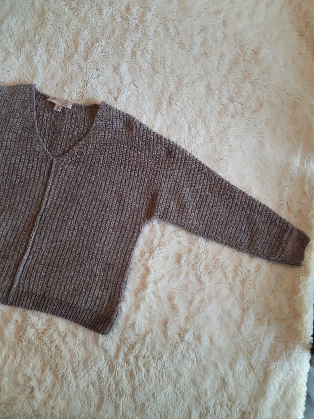 Philosophy Ribbed V-neck Sweater - Picture 4 of 9